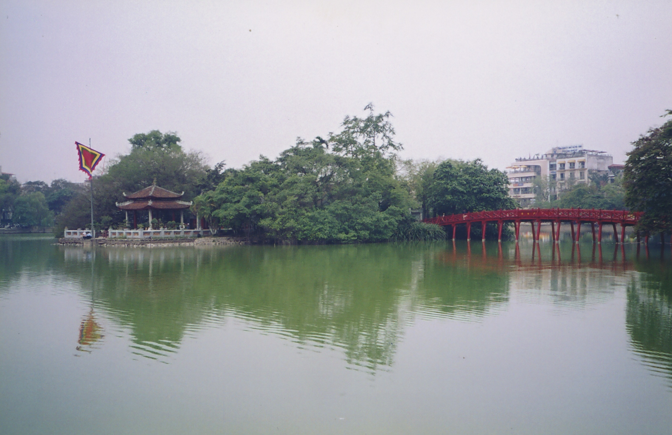 Lac Hanoi 2004